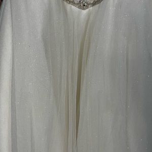 Ballroom ivory wedding dress! This truly makes you feel like Cinderella ❤️